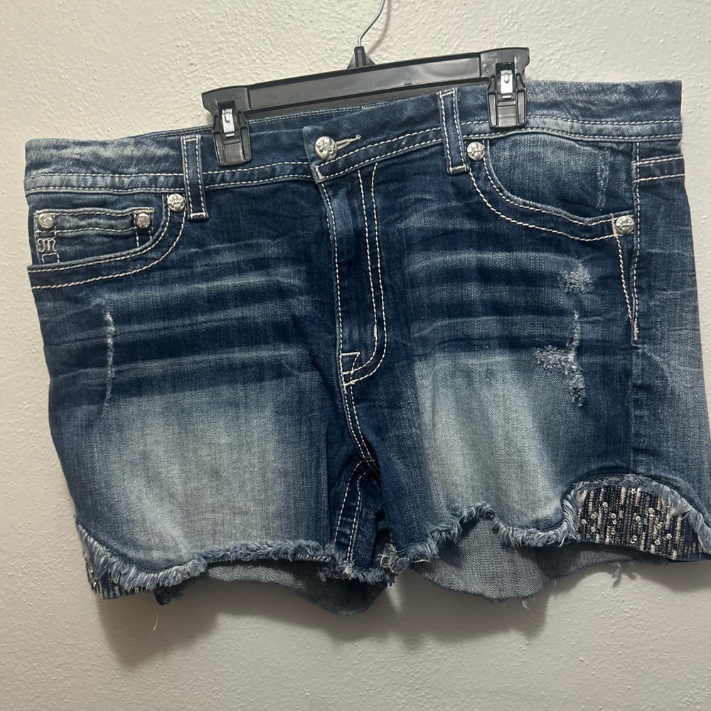 Miss Me Easy Stretch Mid-Rise Shorts Size 36